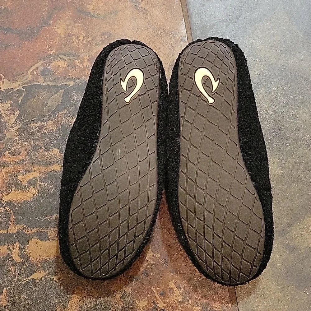 OluKai Women's Black Slippers - Picture 5 of 6
